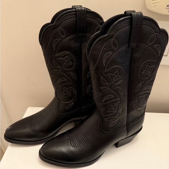 Ariat Heritage Round Toe Cowboy Boot- Brand New, Never Worn - Picture 7 of 9